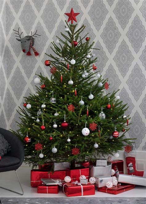 Wie Man Einen Weihnachtsbaum Schmückt